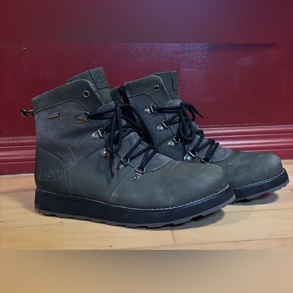 Kamik Ariel Lo Boots Womens Size 10 Hunter Green Waterproof Leather Ankle Bootie - Picture 1 of 8